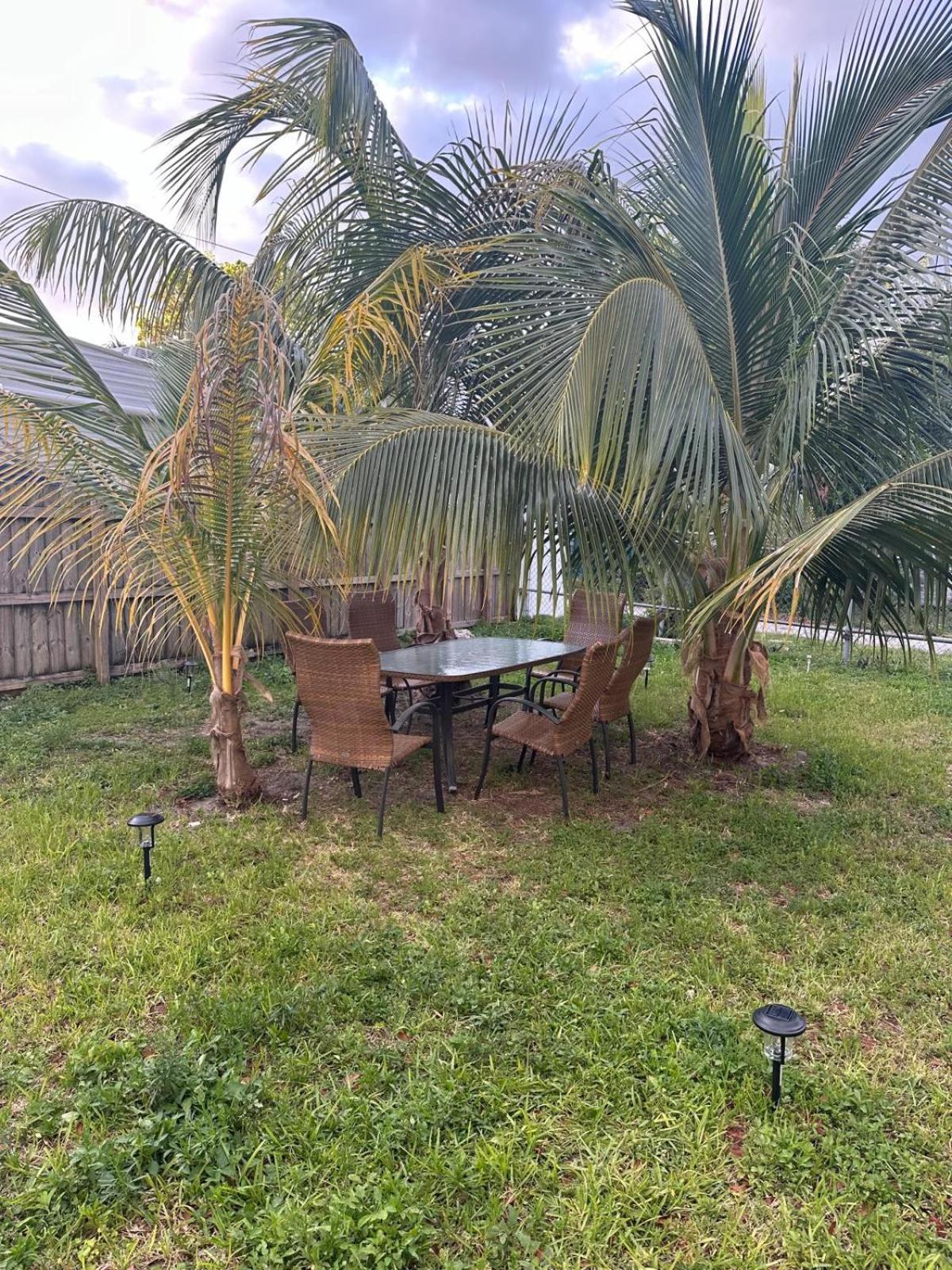 203 Miami Shared Rooms For Men Central Comfortable, Affordable Εξωτερικό φωτογραφία